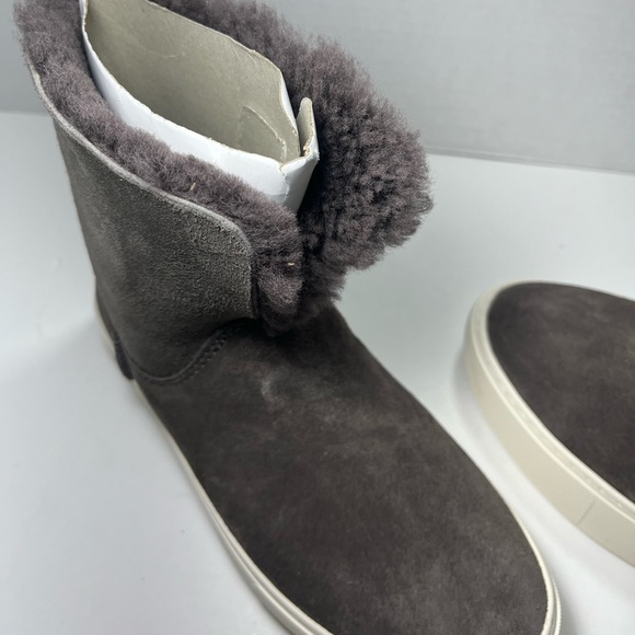 UGG WOMENS LYNUS SNEAKER - Picture 11 of 14